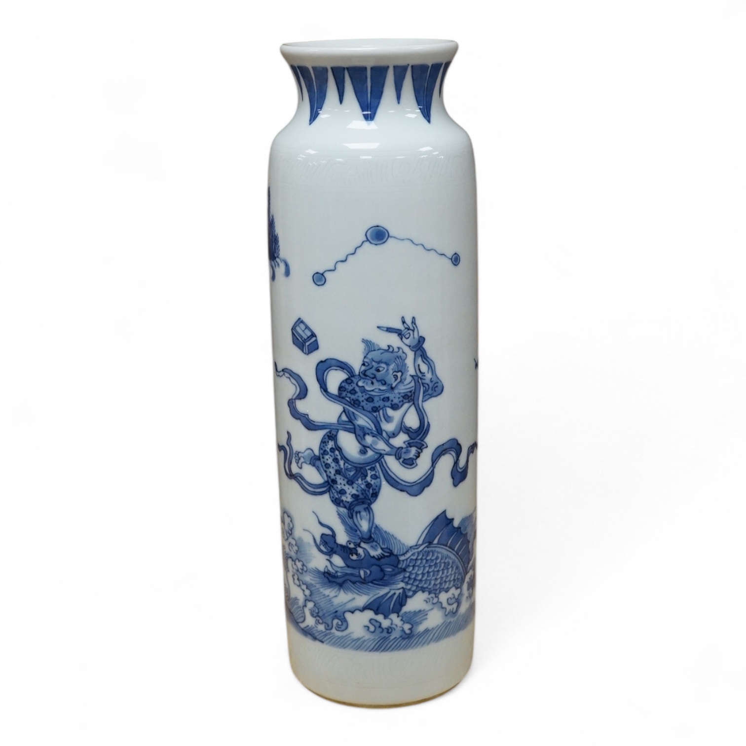 A small Chinese blue and white Rolwagen vase, 27cm